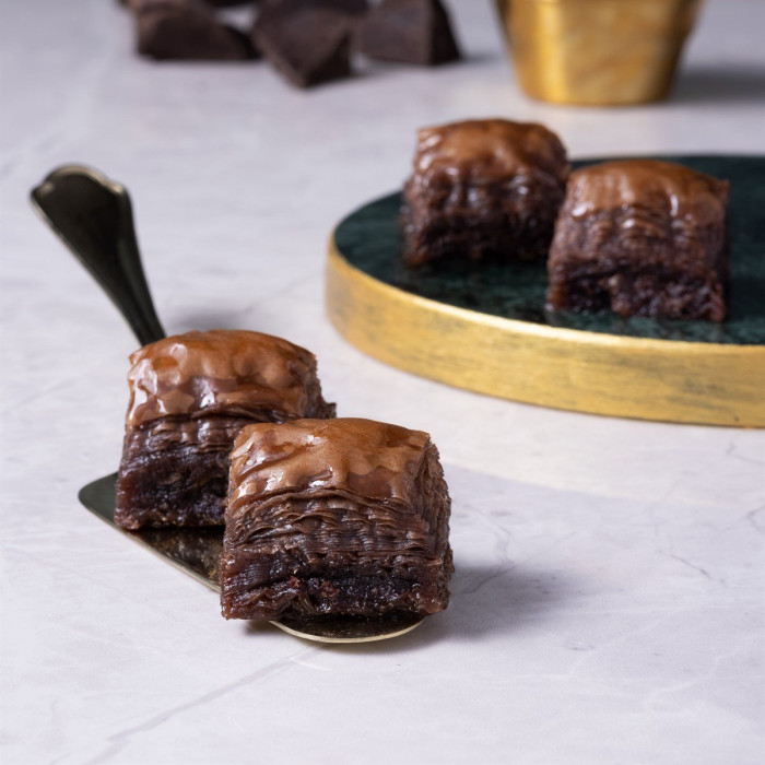 Karakoy Gulluoglu Baklava with Chocolate (500 gr 17.6oz)